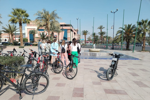 Marrakech: Tour de bicicleta com um guia localPasseio pela Manhã