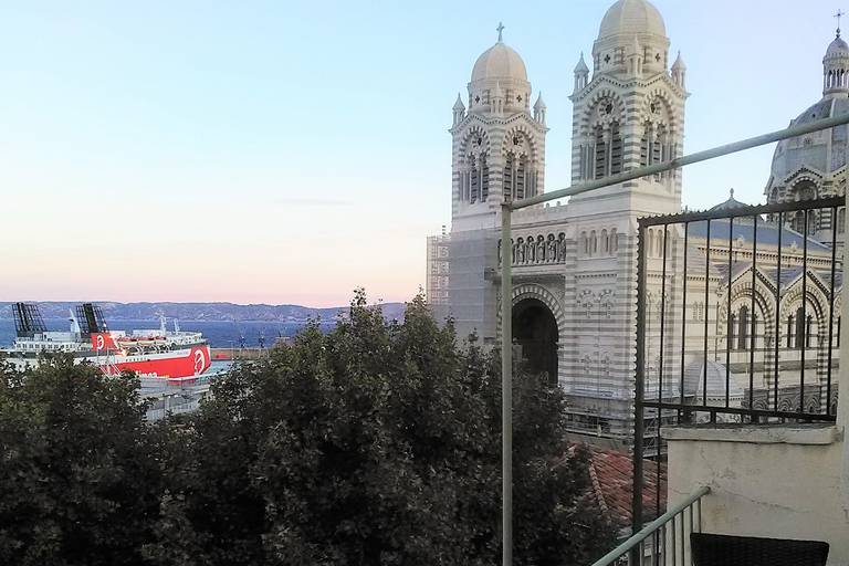 Marseille: Self-guided Like a Local Highlights Day Tour