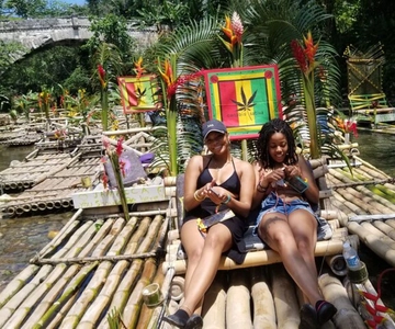 Montego Bay: rafting em bambu e massagem nos pés com calcário