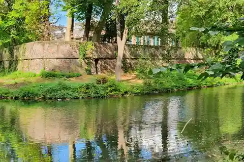 Düsseldorf: Self-guided Walk along River Düssel to Old Town