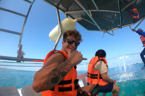 Cancún: Clear Boat Ride with drinksCancún: Nichupté Lagoon Clear-Boat Tour with Drinks