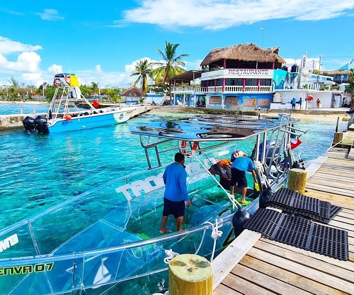 Isla Mujeres: tour in barca con open bar