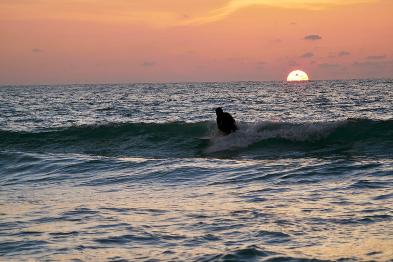 Plage de Bang Tao : Leçons de surf en groupe ou privéesLeçon privée d'un jour