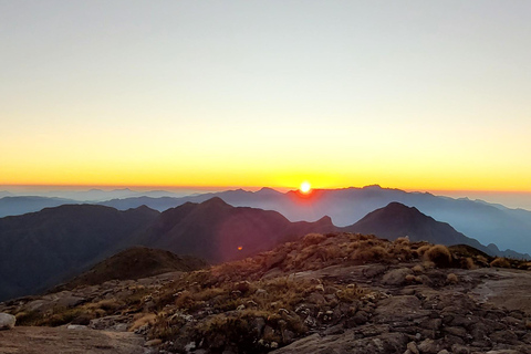 MANTIQUEIRA SELVAGEM CHALLENGE - 12 jours de défi dans les montagnes !!!