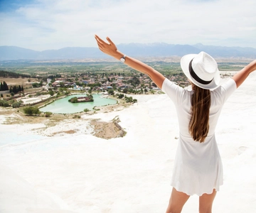 From Alanya: Pamukkale and Hierapolis Day Tour with Lunch