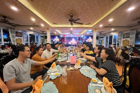 Ciudad Ho Chi Minh: crucero con cena de lujoRecogida en hoteles de los distritos 1 y 3