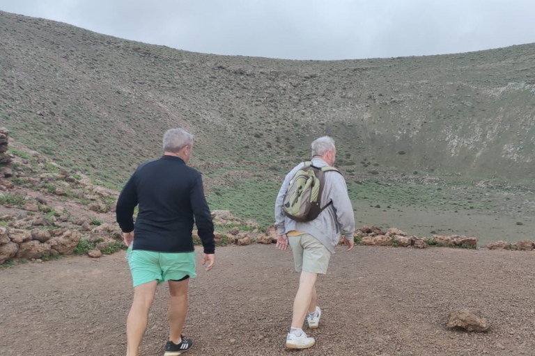 Lanzarote : Trekking around Timanfaya National Park Shared tour with a maximum of 9 people