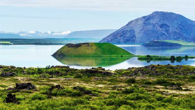 Desde Akureyri: Excursión al Lago, Cráteres y Cascada de Myvatn