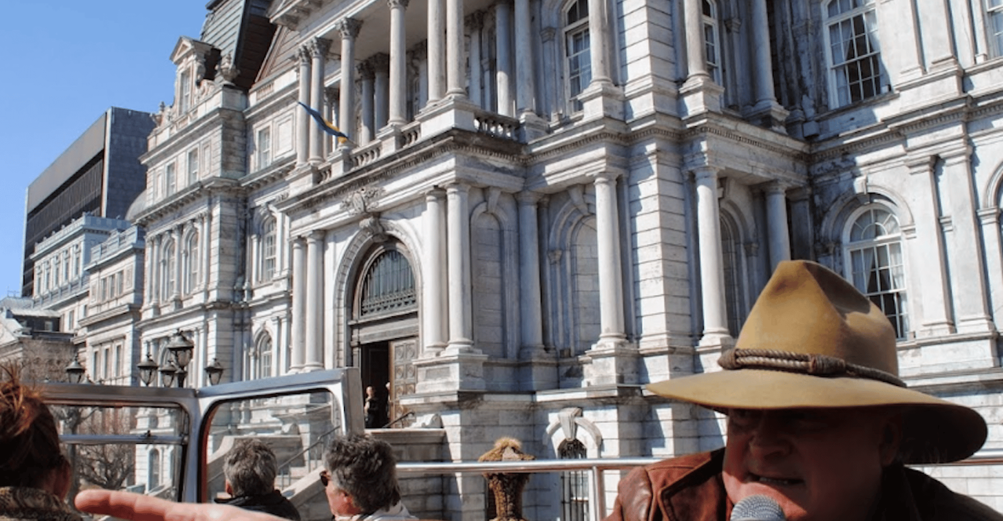 Montreal: Double-Decker Guided Bus Tour at Night photo 5