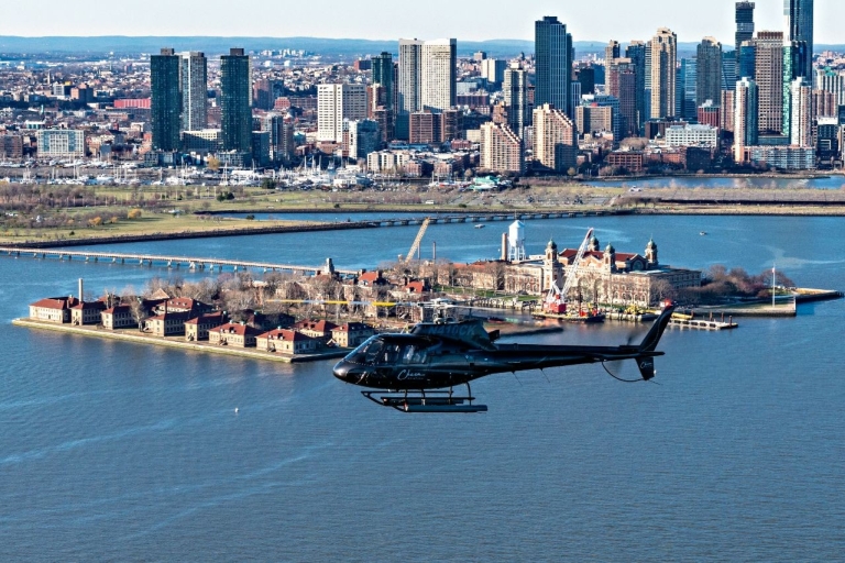 NYC: Big Apple Helicopter Tour Big Apple New York Landmarks Helicopter Tour: 25-30 Minutes