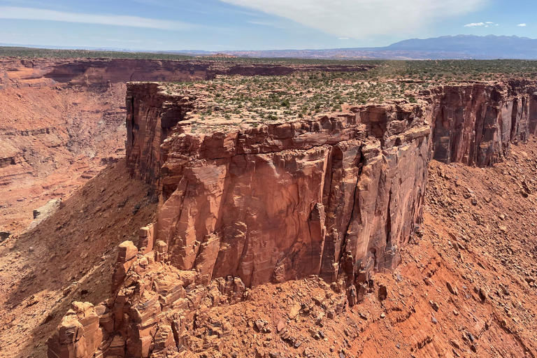 Moab : Vol en hélicoptère à l'orée du parc national de CanyonlandsVol en hélicoptère de 60 minutes