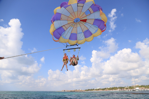 Riviera Maya: parasailing-tourOphalen in Riviera Maya