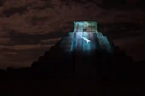 From Merida: Cenotes, Chichen Itza & Kukulkan Trip with Food