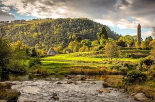 Ab Dublin: Glendalough & Wicklow Mountains Tour am Morgen