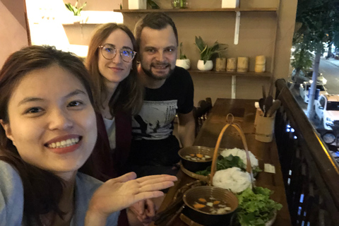 Hanoi Walking Street Food Tour mit englischsprachigem Guide