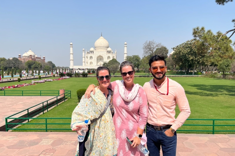 Taj Mahal, Agra Fort & Mathura 1 Tag Tour von Delhi mit dem AutoNur Auto, Fahrer und geführter Service.