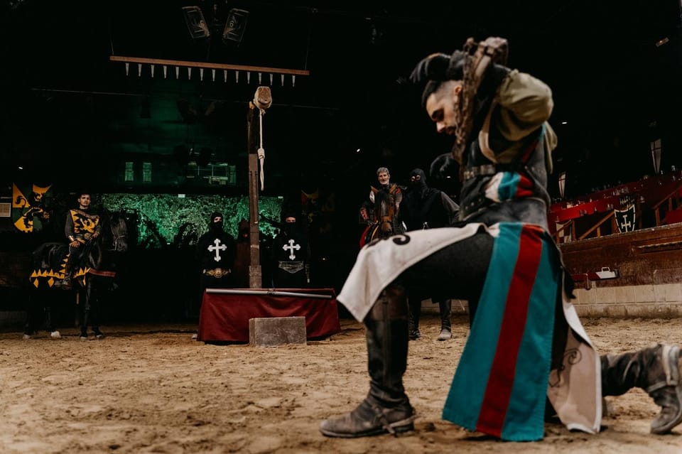 Benidorm, Cena con Spettacolo al Magic Robin Hood - Hizvo