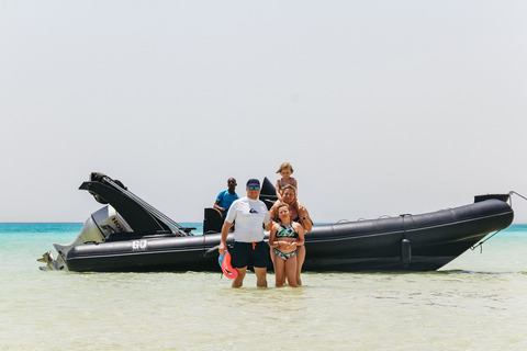 Hurghada: Orange Bay &amp; Magawish Island Speedboat med lunchGrupptur med motorbåt med snorkling och lunchlåda