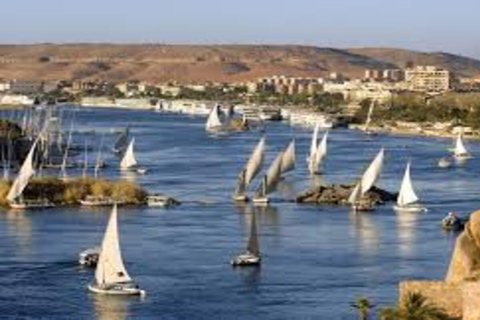 From Cairo: 8-Day 7-Night Abu Simbel Tour by Car and TrainPackage 8 days 7 nights : Cairo to Abu Simbel by Road