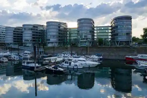 Duisburgo: Visita guiada a pie por el puerto interior