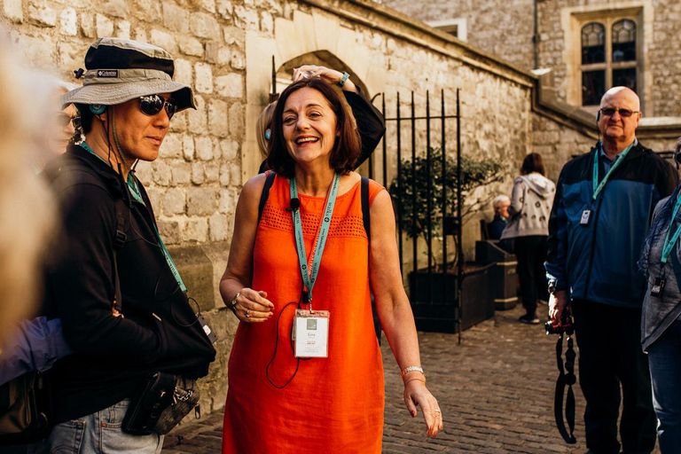 伦敦塔导览之旅（含王冠珠宝参观及河轮巡游）伦敦塔私人游览（含皇冠珠宝和游船