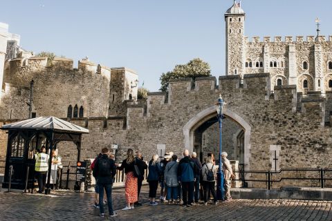 London: Tower of London First Access Tour with River Cruise