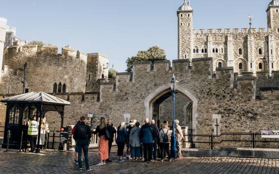 London: Tower of London First Access Tour mit Flussschifffahrt