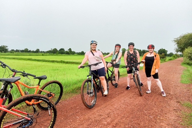 Halve dag fietsen: verken het platteland en de zonsondergang van Battambang