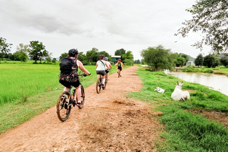 Halbtags-Radfahren: Erkundung der Landschaft von Battambang & Sonnenuntergang