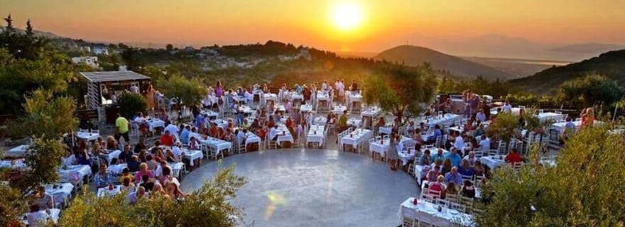 Kos : Dîner dans une taverne avec danse grecque et vin