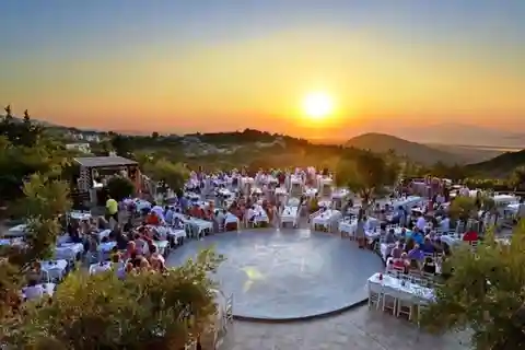 Kos: experiência de jantar em taverna com dança grega e vinho