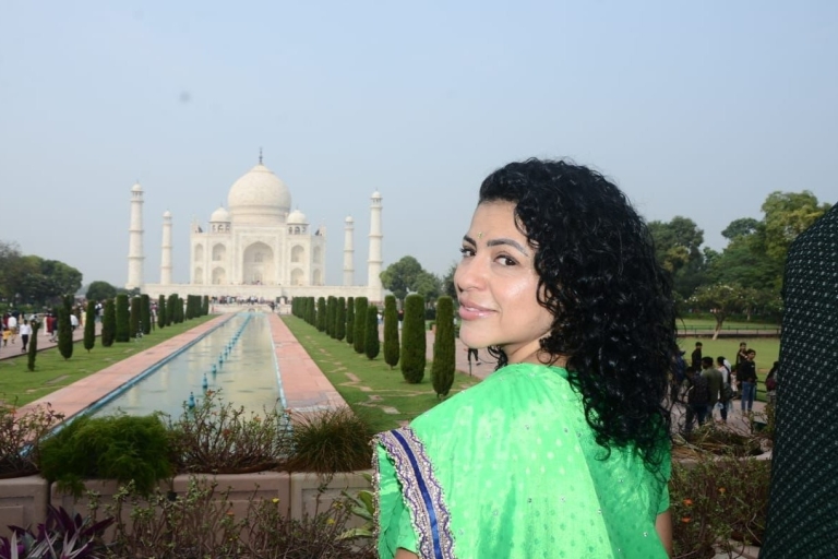 From Delhi: Taj Mahal-Agra Fort Day Trip by Gatimaan Express Agra by Gatimaan Express - 2nd Class All Inclusive