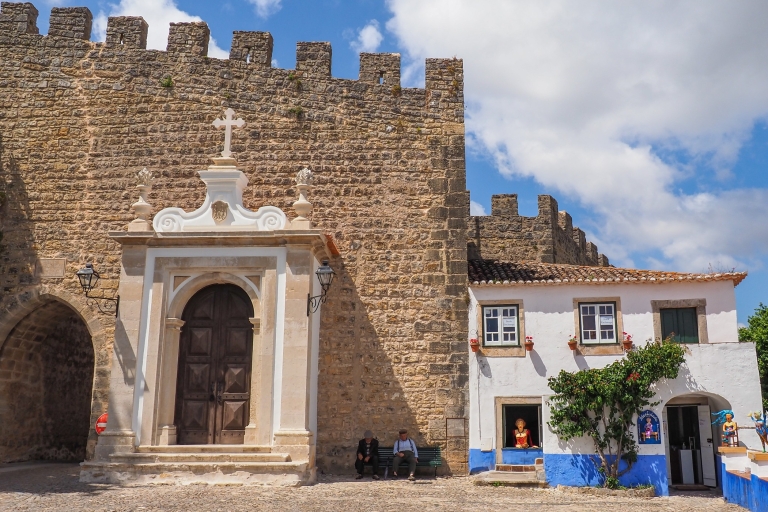 From Porto: Private Transfer to Lisbon with Stop at Óbidos