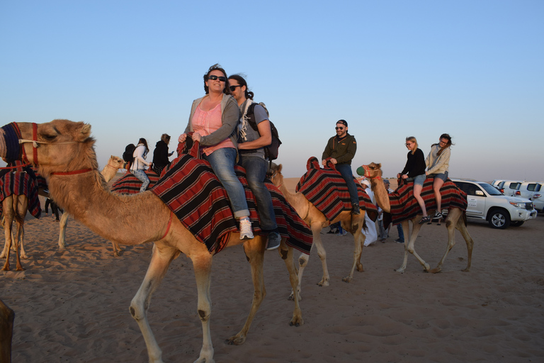 Sharjah: Safari, Quad Bike, Paseo en Camello y Cena BuffetVisita compartida