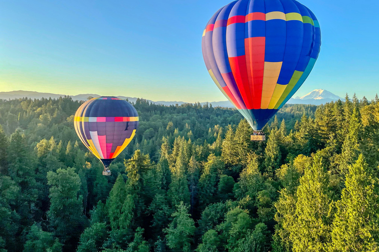 Seattle: Mt. Rainier Sunset Balloon Ride with Champagne