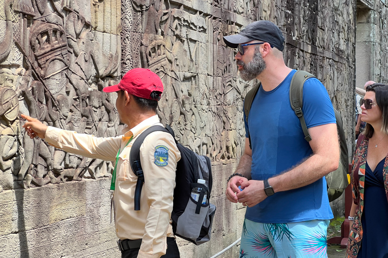 Siem Reap: volledige dag Angkor Wat-tempelervaring met zonsondergangVolledige dag privé-ervaring van Angkor met zonsondergang