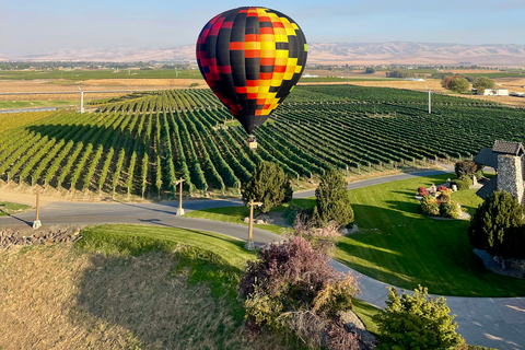 Walla Walla: Wine Country Hot Air Balloon Flight at Sunset