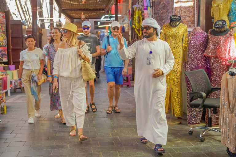 Dubai: Guided Walking Tour with Tea and Abra Water Taxi Shared Tour with English-speaking guide