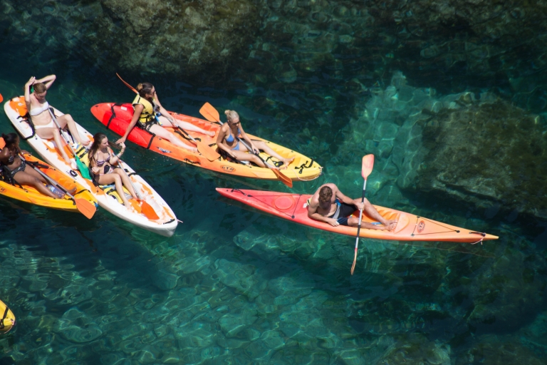 Barcelona: Excursión en kayak y snorkel en grupo reducido por la Costa Brava