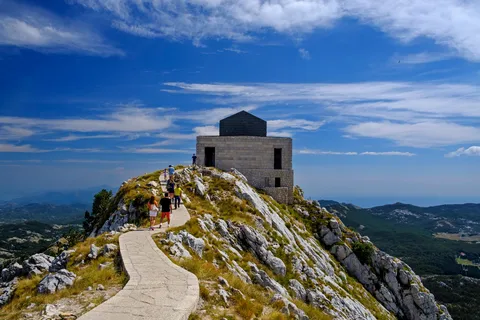 Montenegro: Lovcen-Seilbahn, Njegusi & Cetinje Tagestour