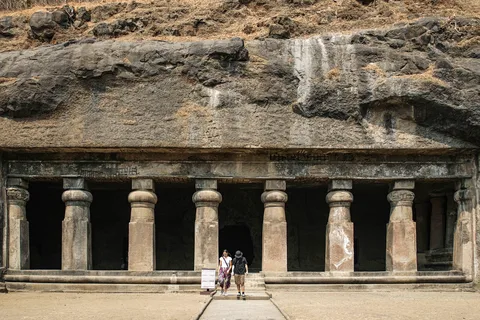 Mumbai: Elephanta Caves Tour