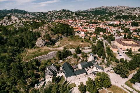 Monténégro : Kotor, Lovcen, et Cetinje visite guidée d'une journéeCircuit en groupe au départ de Kotor