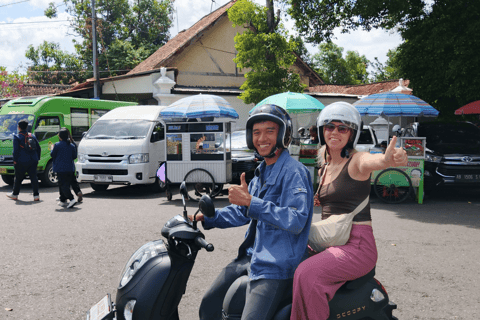 Yogyakarta Scooter Tour & Taste Local Food – Morning/Evening Evening: Explore Culture, Markets, City Vibes & Food Tasting