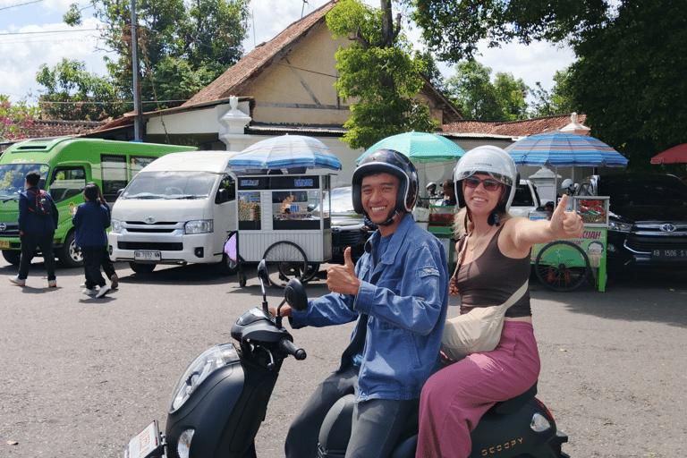 Yogyakarta Scooter Tour & Taste Local Food – Morning/Evening Evening: Explore Culture, Markets, City Vibes & Food Tasting