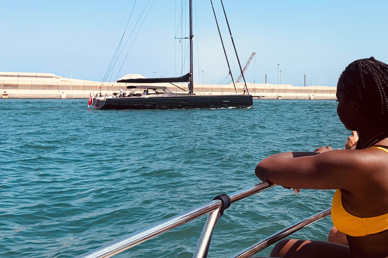 Valencia: Private Motorboat Cruise with Drinks