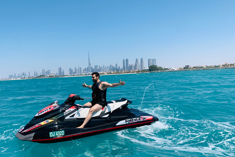 Dubai: tour de 30 minutos en moto de agua por Burj Al ArabExcursión en moto de agua al hotel Bulgari