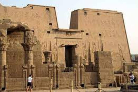 Pakket 8 dagen 7 nachten per vliegtuig naar piramides, Luxor en Aswan