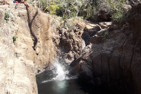 Randonnée dans les cascades de Tamanique et visite de la plage d'El TuncoCircuit des cascades de Tamanique et de la plage d'El Tunco