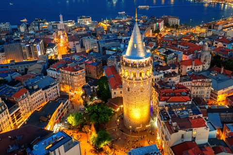 Istanbul: tour guidato a piedi notturno del distretto di Karakoy