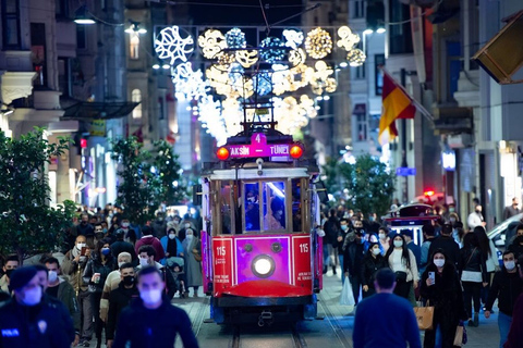 Istanbul: tour guidato a piedi notturno del distretto di Karakoy